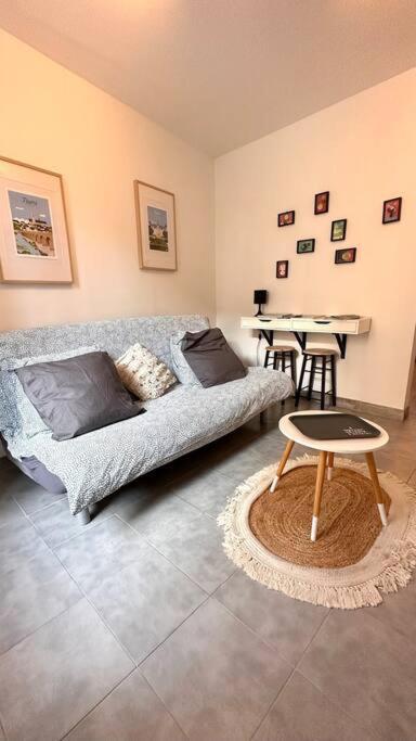 Studio En Ville เนอแวร์ ภายนอก รูปภาพ